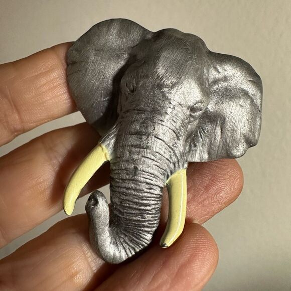 Vintage AJC elephant brooch - Picture 7 of 7